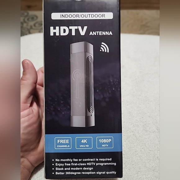 Source Unknown Indoor/Outdoor HDTV Antenna - Black and Blue - Picture 1 of 2